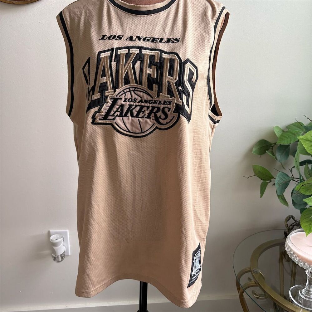Los Angeles Lakers Men's Beige Embroidered Jersey‎ Size Medium